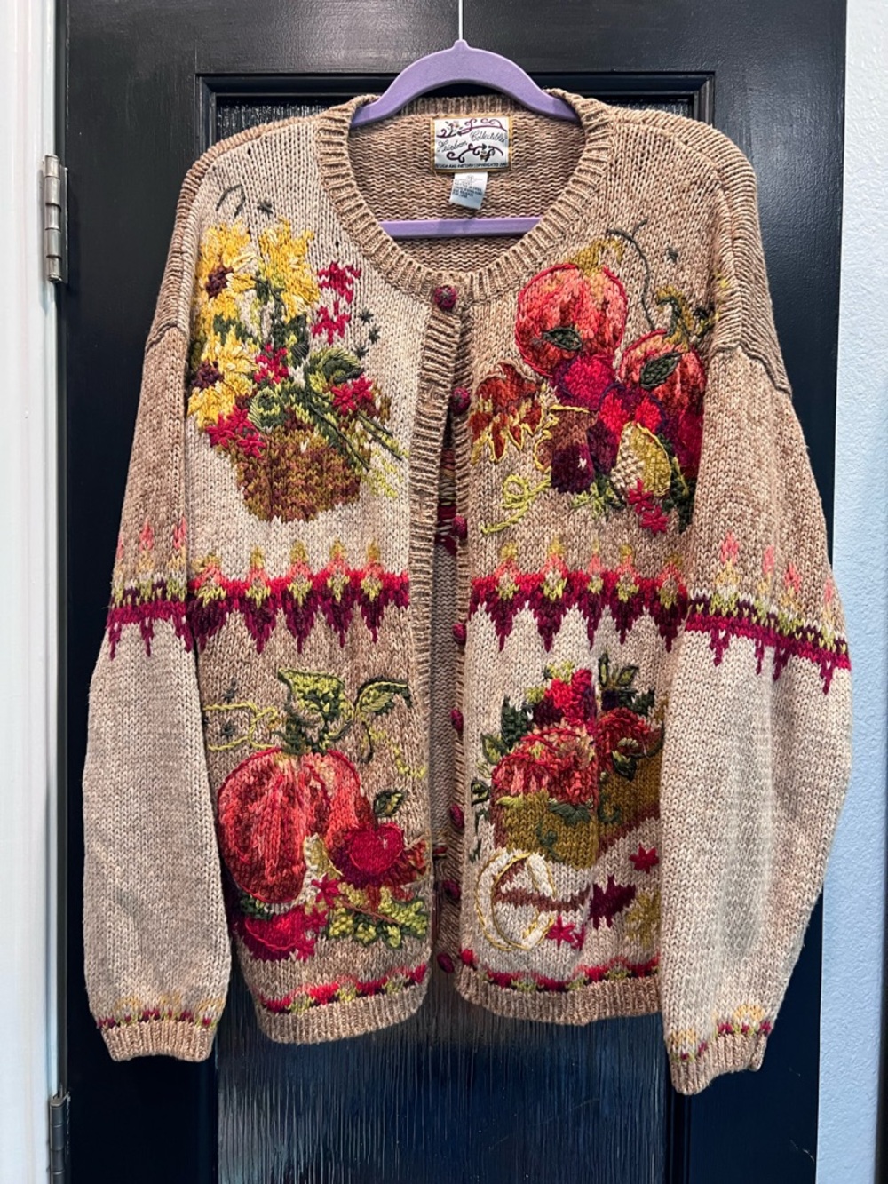 Vintage Heirloom collectibles cardigan size medium